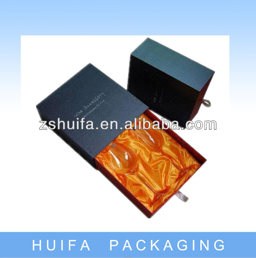 Silk Lined Presentation Box for Double Champagne Flutes