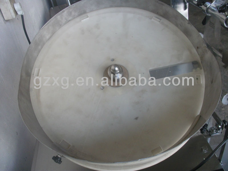 Full Automatic 1-2grams chewing gum tablet sachet packing machine