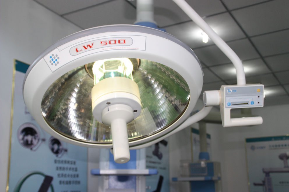 LWY 500 surgical light