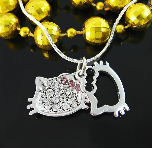 Hello Kitty Jewellery. This is a kind of hello kitty jewellery set,Unique design and popular color