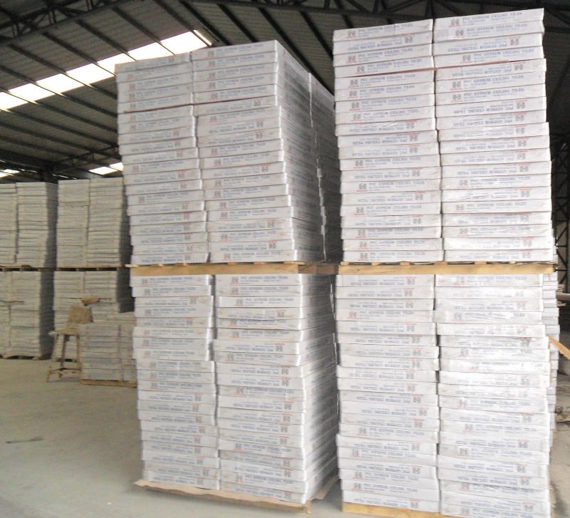 卸売価格pvc595*595mm直面石こう天井ボード装飾材料のために 問屋・仕入れ・卸・卸売り