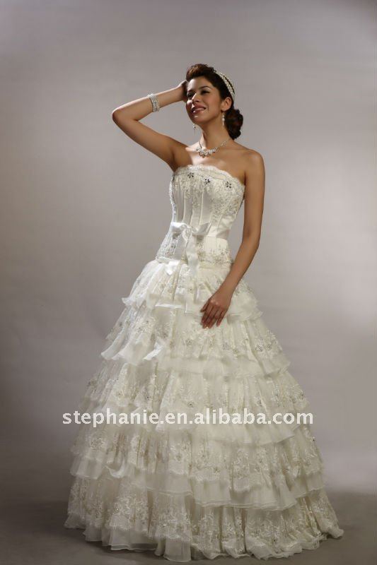 Stephanie 2011 Spanish Lace Wedding Dresses