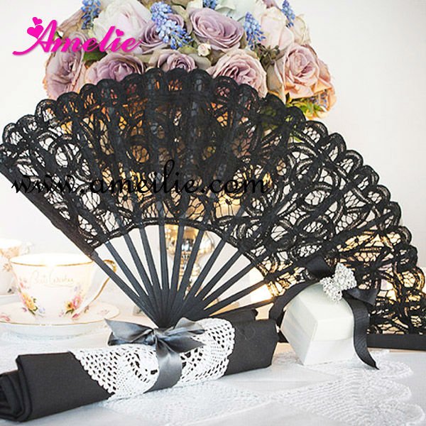 Black_Lace_Fan_1_grande.jpg