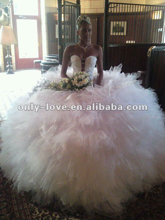 Suzhou Jingbian Bridal Dress Store is a professional manufacturer of wedding