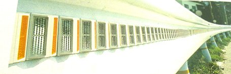 曲面リフレクター / レフテープ / 視線誘導標 / 交通安全用品/ ガードレールリフレクター問屋・仕入れ・卸・卸売り
