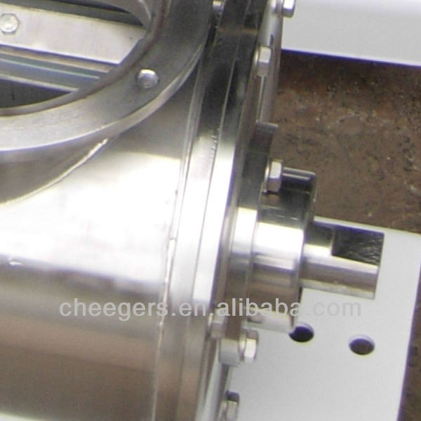 Rotary airlock valve for rice mill