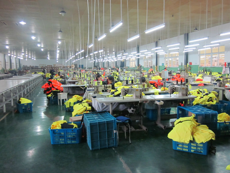 安い卸売アウトドア用衣類の雨具でオレンジ色の仕入れ・メーカー・工場