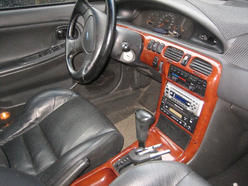 フォードは車を使用/セダン/車両( 1991cc、 1995)問屋・仕入れ・卸・卸売り
