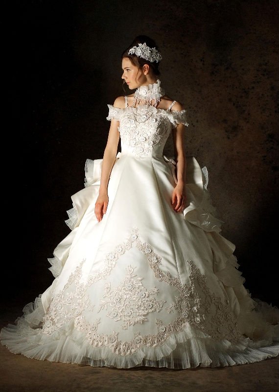 Western style exquisite appliqued ball gown wedding dress SZW1106