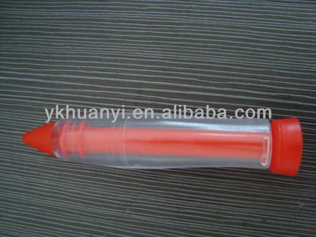 cake decorating tools set at different sizes