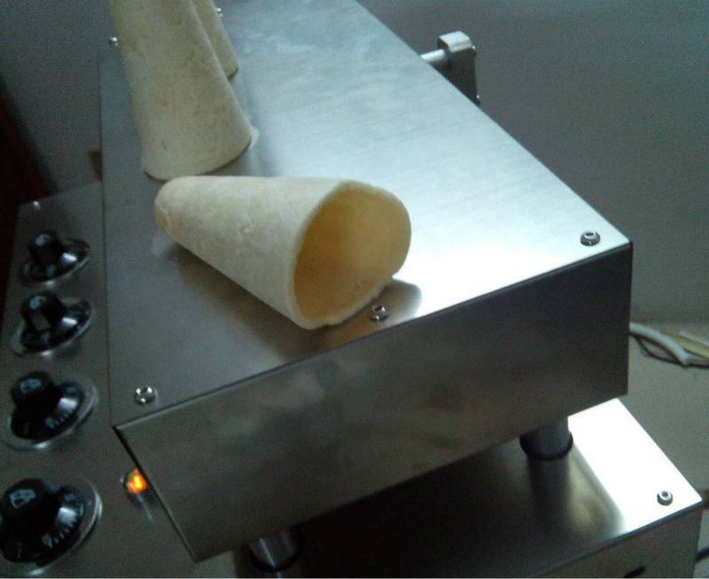 4 moulds pizza cone making machine