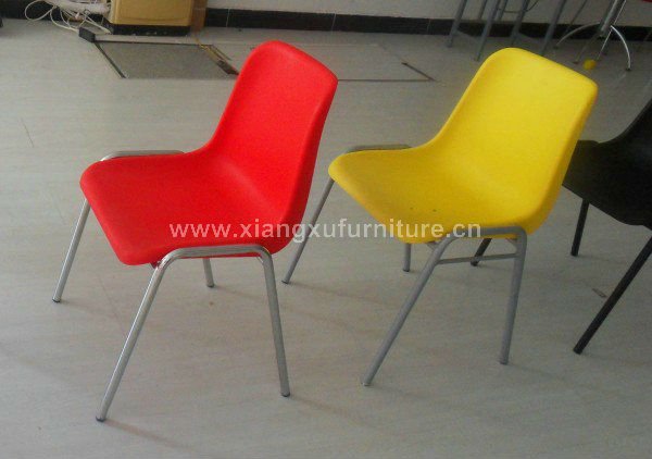 熱い販売PP Materailの積み重ね可能なプラスチック椅子問屋・仕入れ・卸・卸売り
