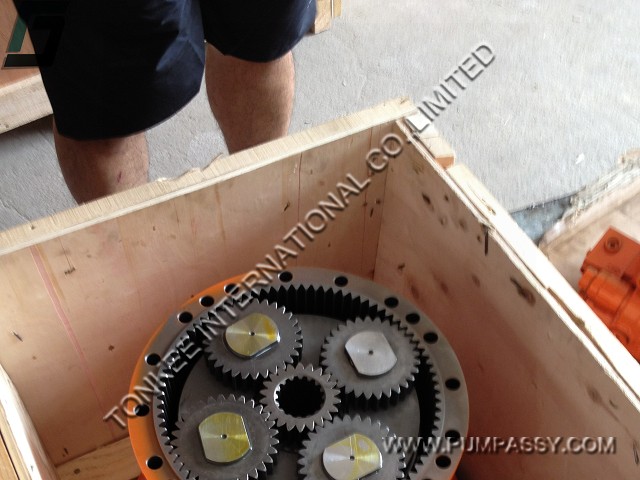 DH220-9 swing reduction gearbox.jpg