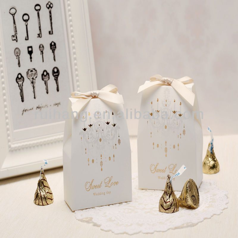 紙のレーザーカットdecorationed弓結婚式の招待状のデザイン問屋・仕入れ・卸・卸売り