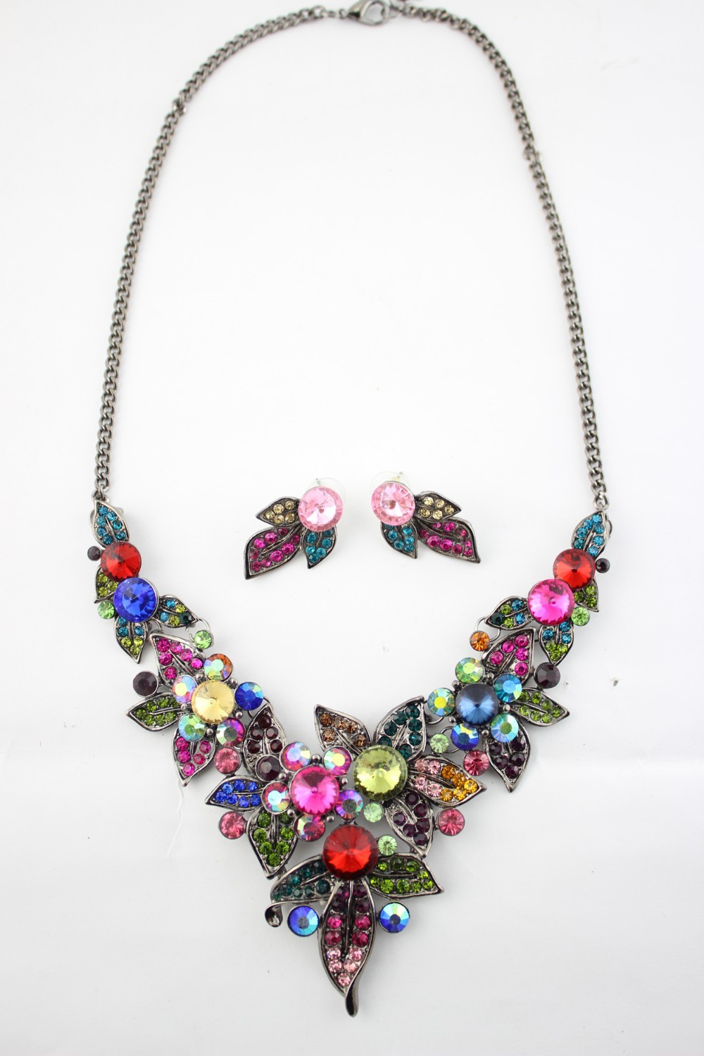 1111593366_071.jpg?size=189129&height=1500&width=1000&hash=6cbcc73b7c8a978950d8280f59a87bc5