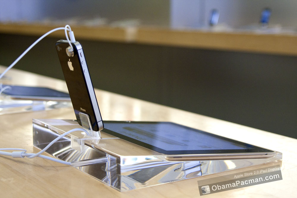 iPhone-iPad-2-acrylic-Apple-Store-Display2