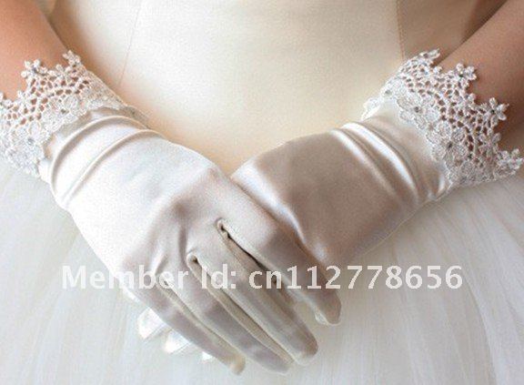 elegant fingerless bridal glove