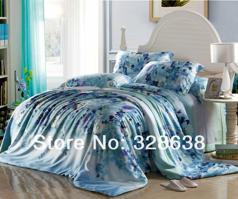 Flat sheet: 250 x 250 cm (about 99 x 99 inches) Duvet cover: 200 x 230 cm (about 79 x 91 inches) Pillow cover: 48 x 74 cm (about 19 x 30 inches)