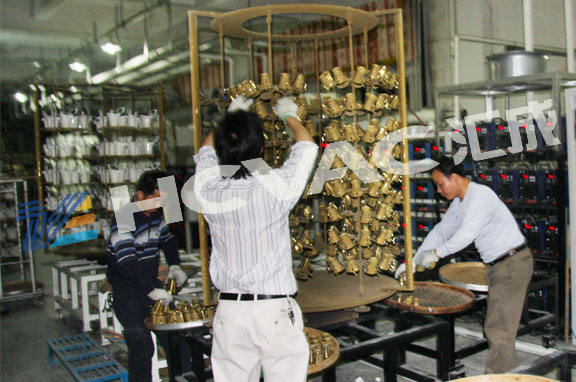 セラミックマグ黄金色の真空コーティングマシン、 セラミック花瓶のpvdメッキequipment/金属被覆植物問屋・仕入れ・卸・卸売り