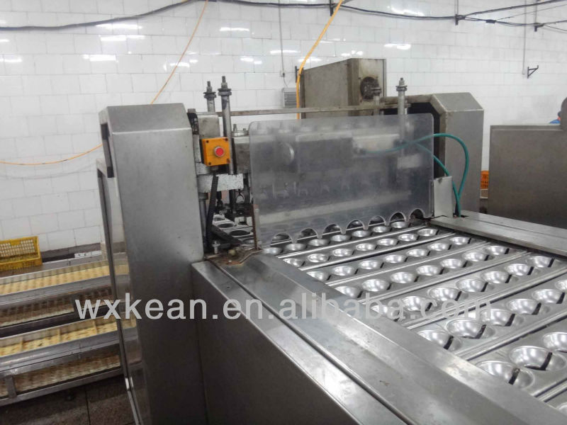 Automatic peach cutting machine
