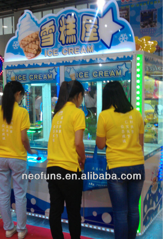 2014 Latest Automatic Soft Ice Cream Vending Carts Game Machine