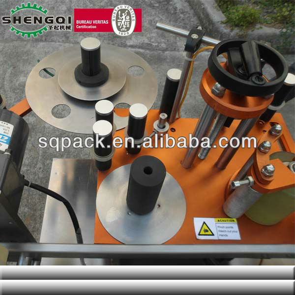 label applicator label sticking machine automatic labeler machine for chewing gum bottles