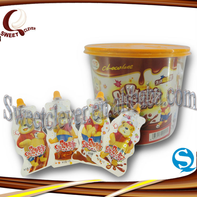 Chocolate paste with popping candy