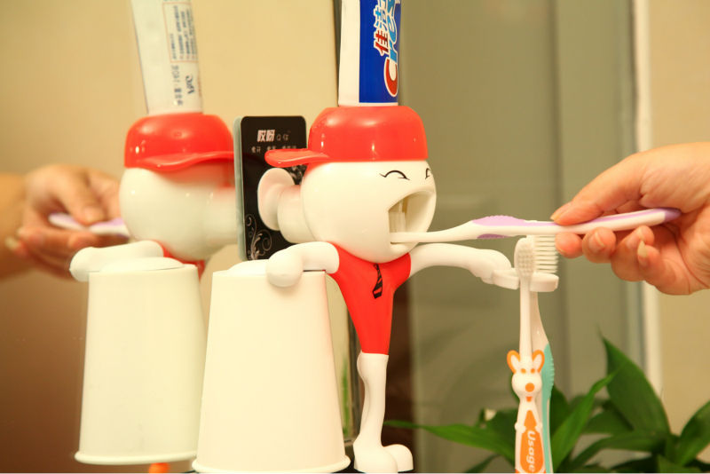 ファンシー2014年自動歯磨き粉ディスペンサーのための革新的な新プラスチック製品問屋・仕入れ・卸・卸売り