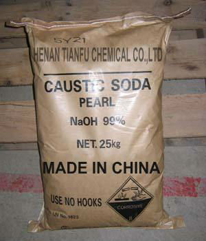 caustic soda pearls uses