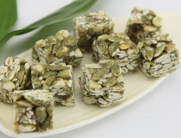 New Nut Crunch Snacks of roasted pumkin seeds