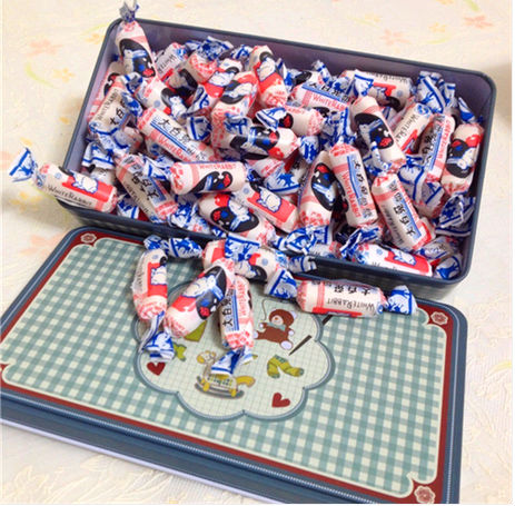 chocolate bean round shaped tin box