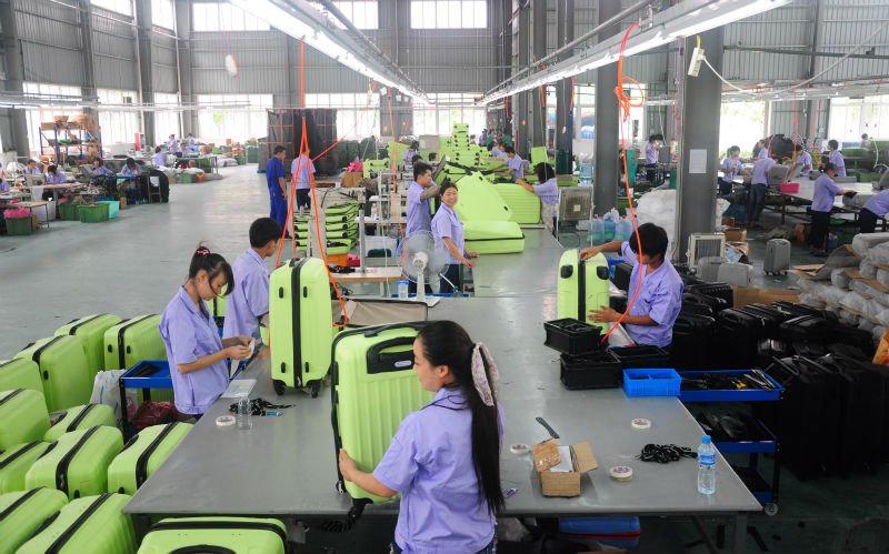 ppのハードケース嘉興から作られたプラスチック製のスーツケースの荷物の製造業者仕入れ・メーカー・工場