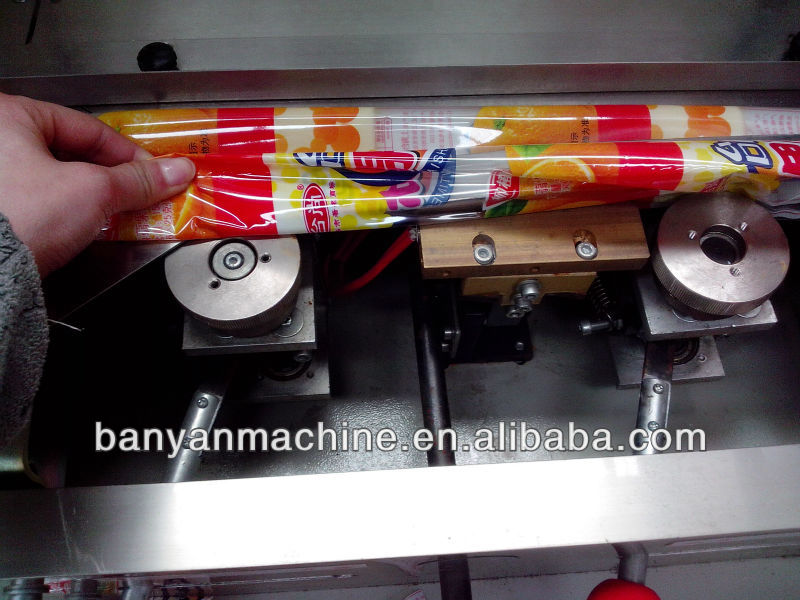YB-100 Hight capacity Flow snacks SNICKERS CHOCOLATE BARS Packing machine