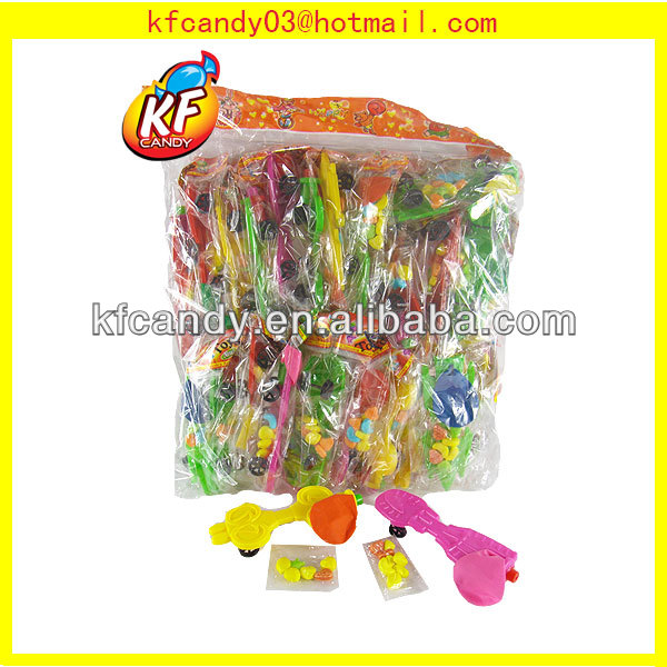 Best selling plastic mini skating board with ballon toy candy