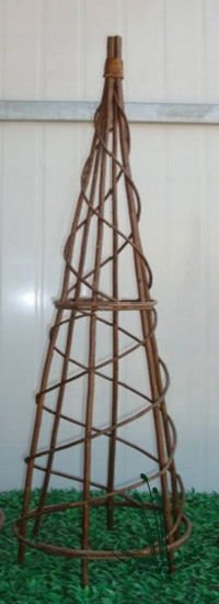 willow obelisk 02.jpg