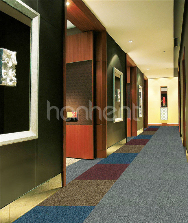 Tranquila bajo pie resistencia a la humedad de lujo último diseño vinilo azulejos de la alfombra