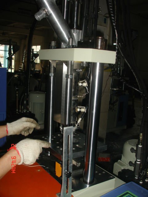 Vertical plastic injection moulding machine問屋・仕入れ・卸・卸売り