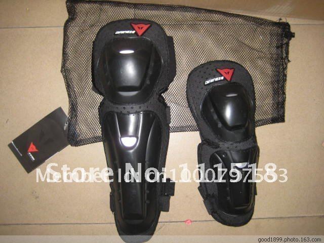  motorcycle thermal Dainses elbow and knee protectors Black color Free Size