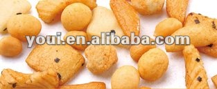 Rice Crackers and peanuts Mix