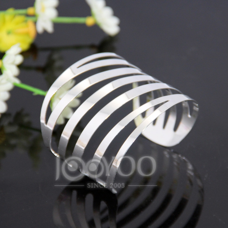 4pcs/lot Smooth Edge Hollow Out Stripe Design Fashion Lady Bracelets Golden Silver Alloy Opened Cuff Bangles For Women JY-8406