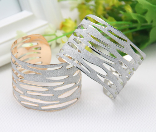 #84314pcs/lot 2016 Fashion Hollow Out Frosted Bracelet Wholesale 10pcs/lot Women Open Metal Bangle Free Shipping