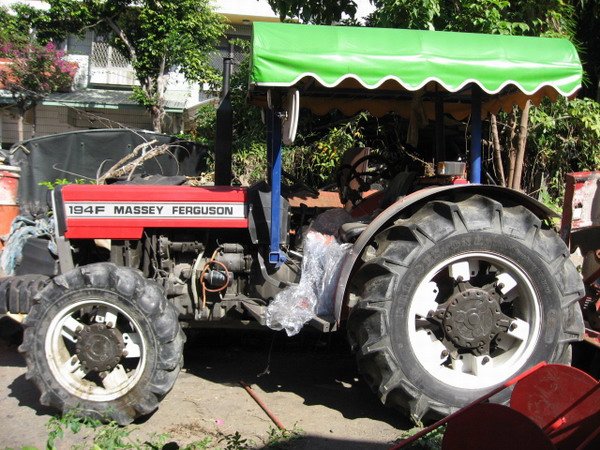 used_Tractor_194_F.jpg