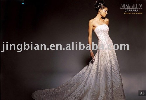 Gorgeous wedding dress with leading and attractive designs