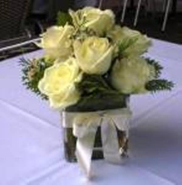 wedding rose Centrepiece 1 Price S 2500 Centerpiece 1