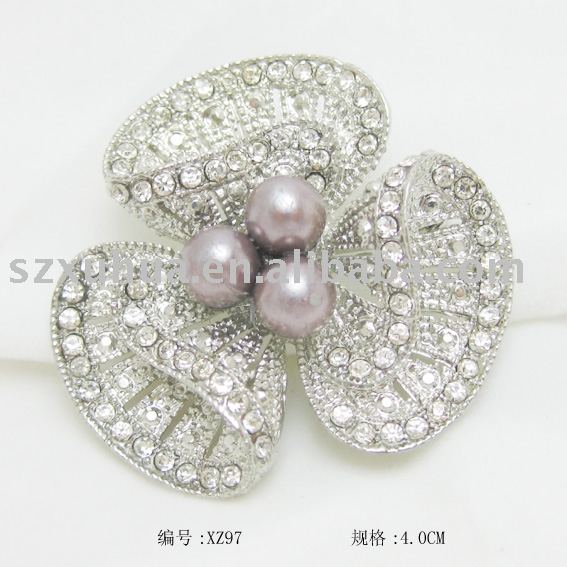  Metal decorated botton is the decoration for a wedding dress evening