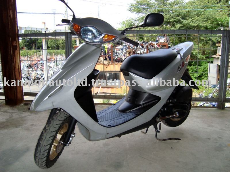 honda dio scooter. japanese 50 cc scooter honda