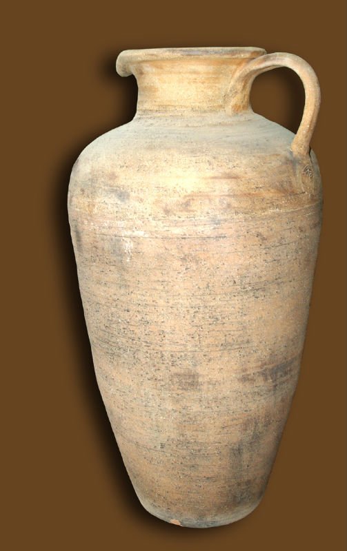 Clay pot with handle