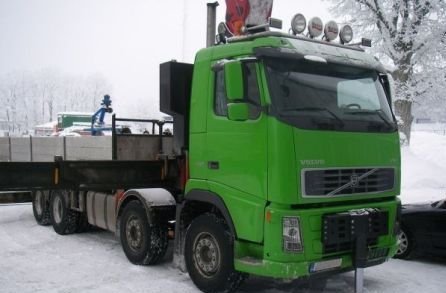 See larger image VOLVO TRUCK WITH CRANE FH440 YR 2006