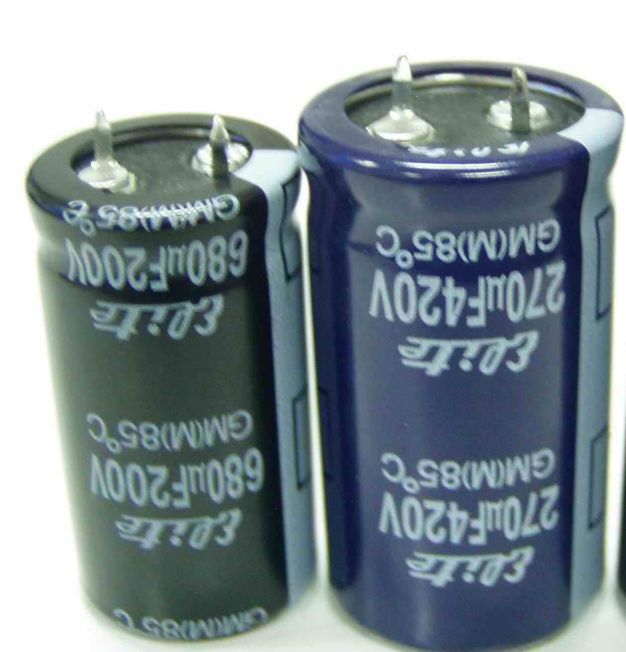 Aluminum_Electrolytic_Capacitor.jpg