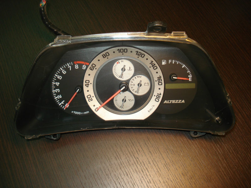 Toyota altezza speedometer